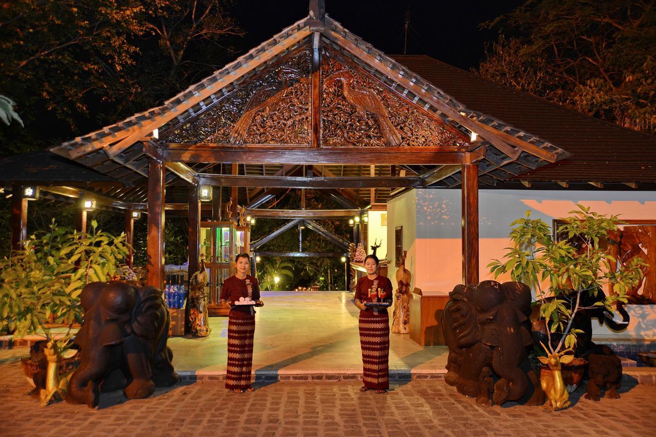 Popa Mountain Resort Mount Popa Exterior photo